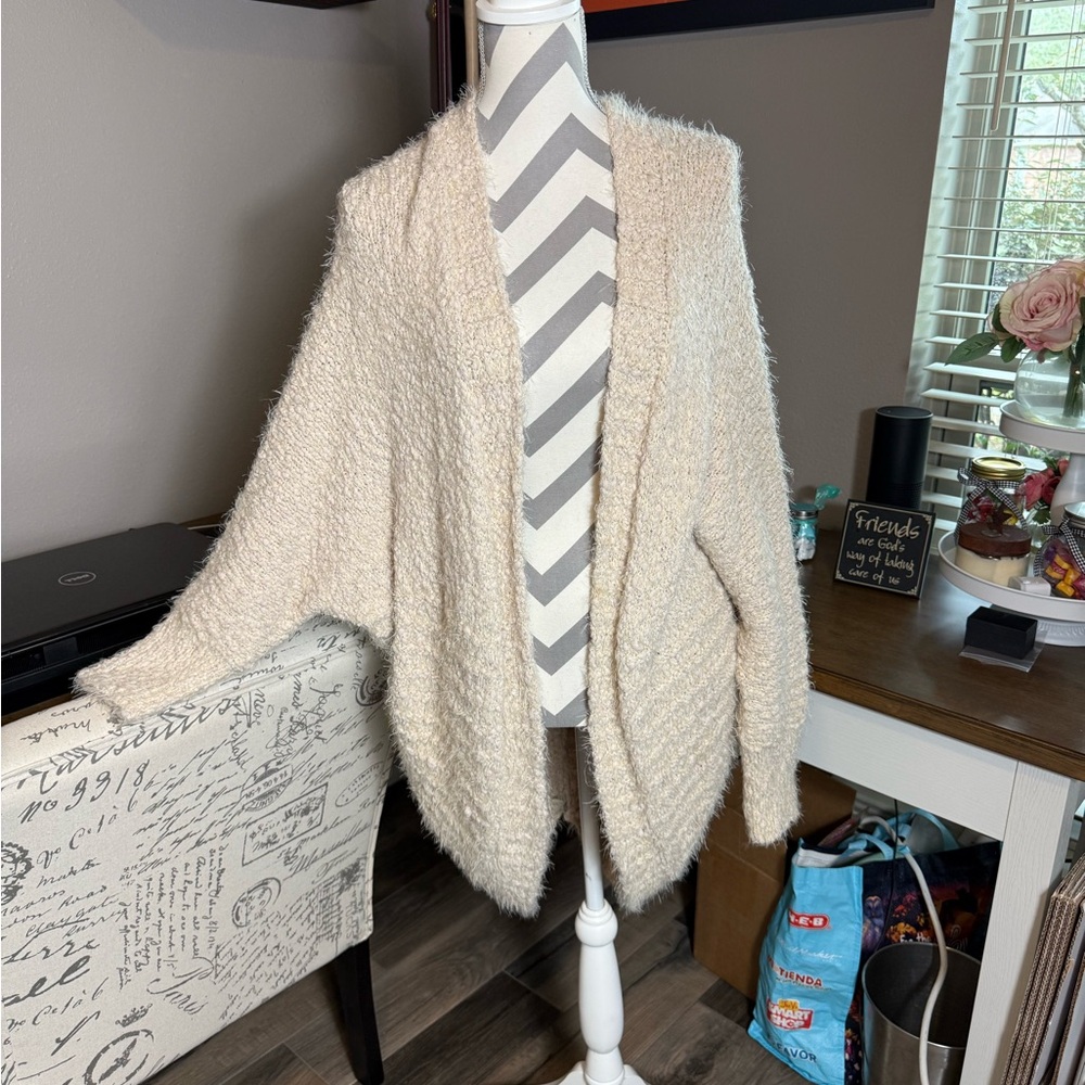 Francesca's Collections Cream Chunky Knit Cardigan
